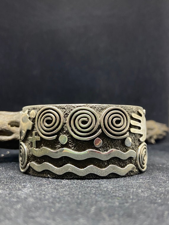 Handmade Native American Navajo Plain Sterling Silver Petroglyph