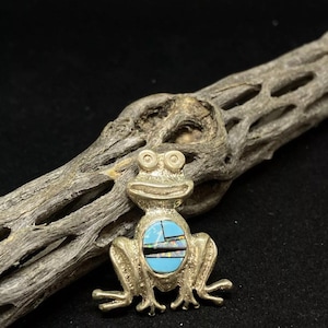 Handmade Native American Zuni Inlay Frog Sleeping Beauty Turquoise, white fire opal & jet Sterling Silver Pin