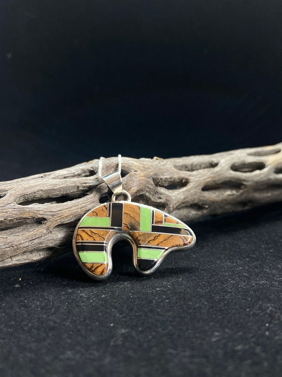 Very Unique Vintage Reversible Turtle Gaspeite Native American Jewelry Silver Necklace Very Unique Vintage Reversible Turtle Gaspeite Native American Jewelry Silver Necklace