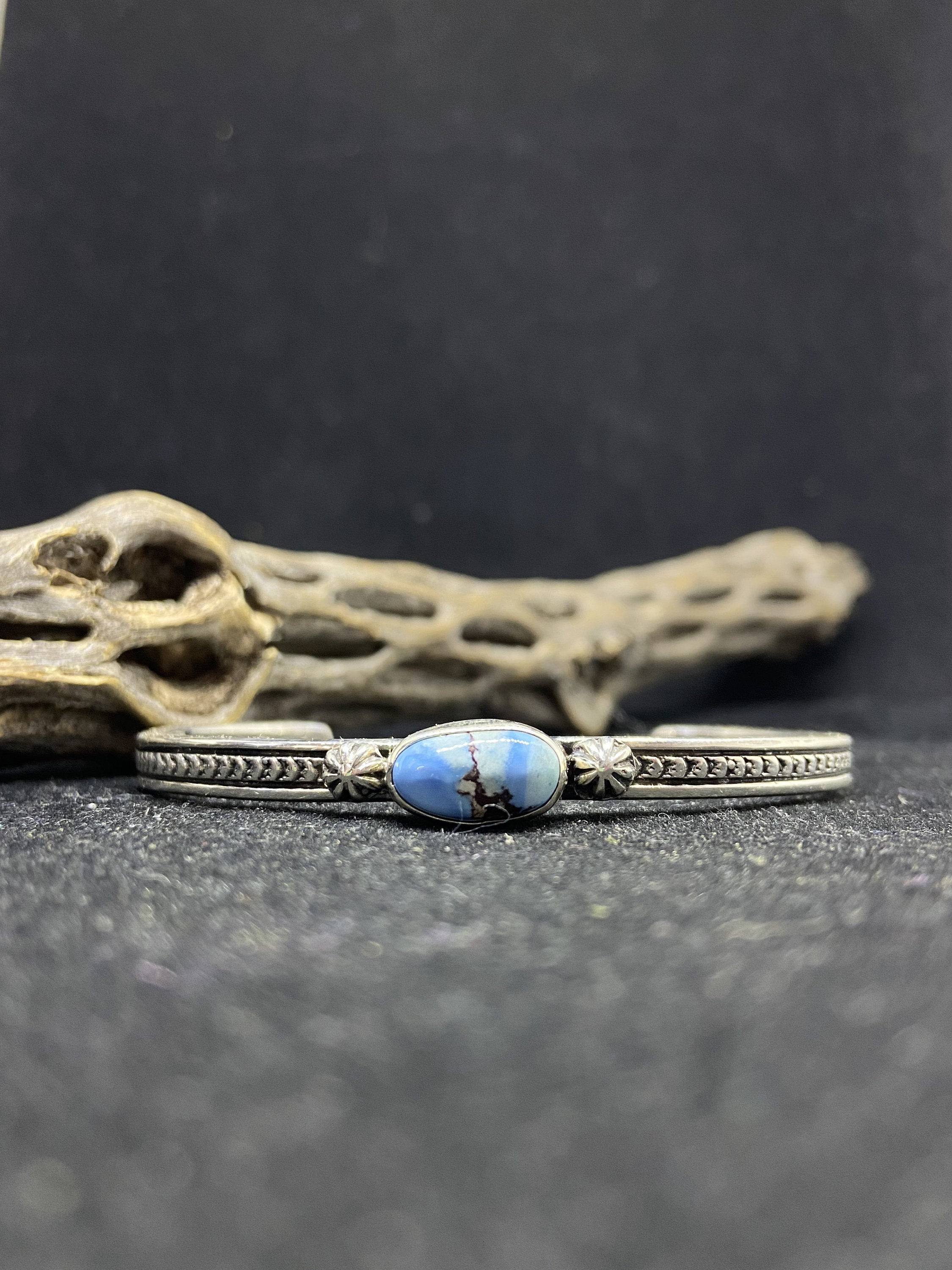 Exquisite Vintage Native American Jewelry Navajo Sterling Silver Arrowhead Kee Nataani Bracelet Exquisite Vintage Native American Jewelry Navajo Sterling Silver Arrowhead Kee Nataani Bracelet
