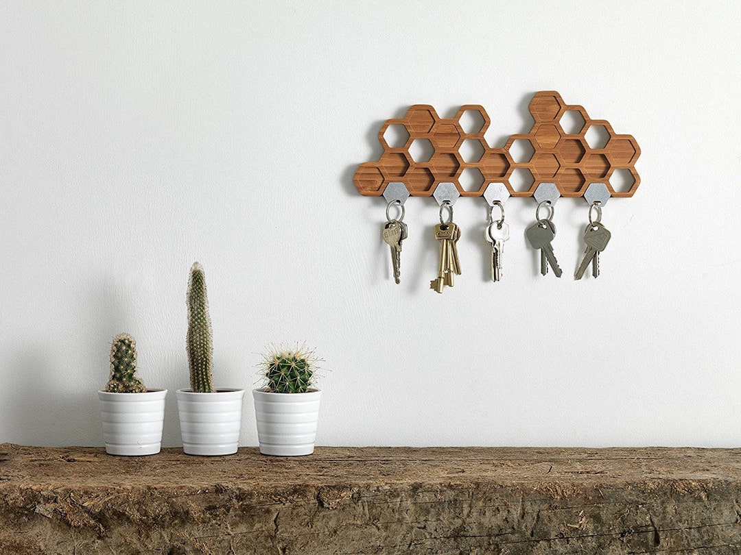 Honeycomb Magnetic Key Holder – Wall Mounted Wooden Key Rack