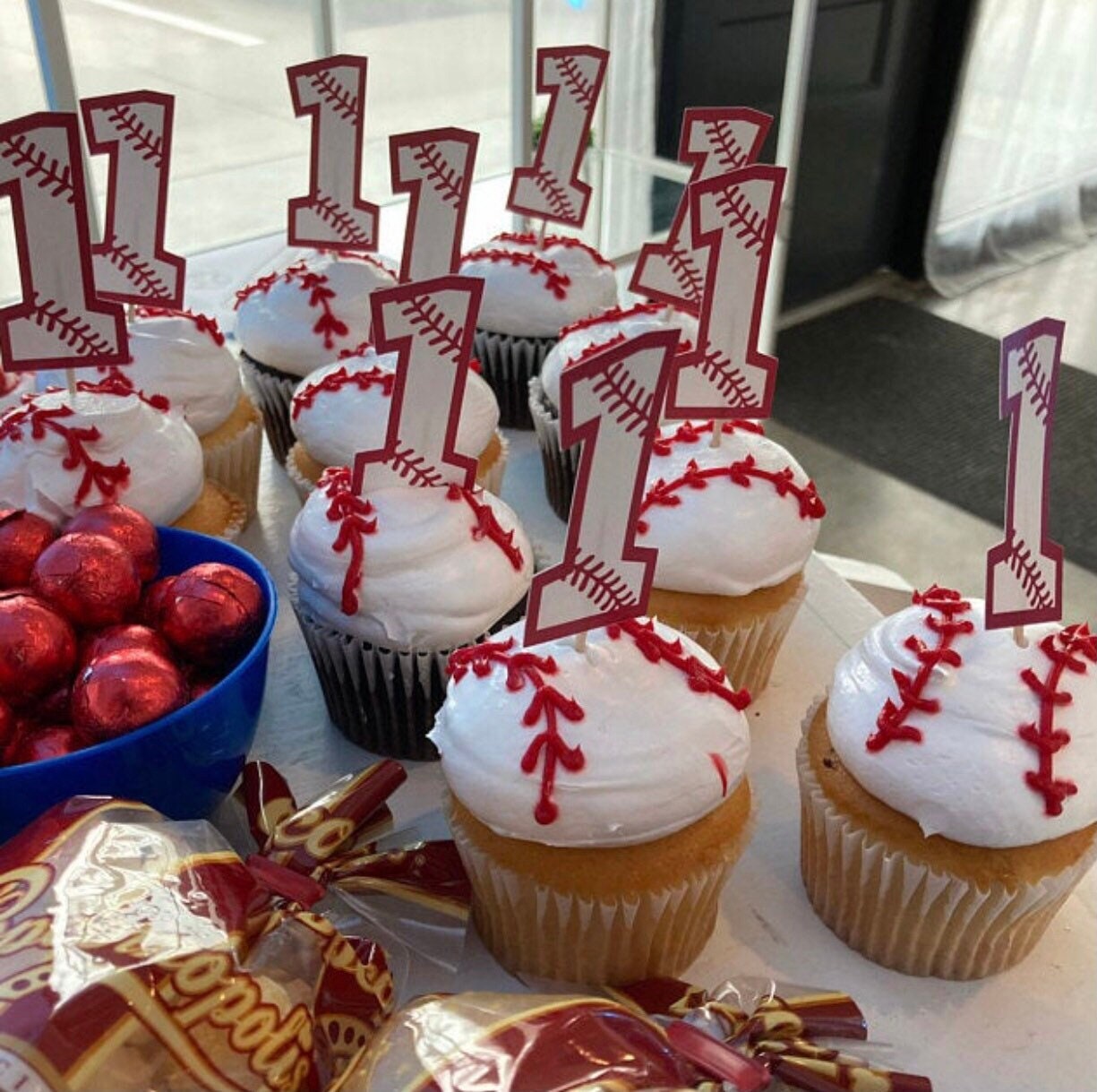 Présentoir à Cupcakes à 3 Niveaux Sur Le Thème Du Baseball - Centres De