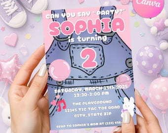 Puede incluir: Una invitación de cumpleaños rosa y azul con el texto "Can you say 'Party?'" y "Sophia is turning 2." La invitación tiene un diseño de mezclilla e incluye detalles del evento. Las palabras "Instant Download" están en la parte inferior.