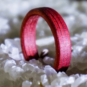 red wooden ring, wooden ring, finger ring, wooden jewellery