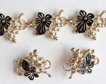4 Leaf Toggle Clasp Sets Antique Silver Tone Grape Vine Leaf SC4108