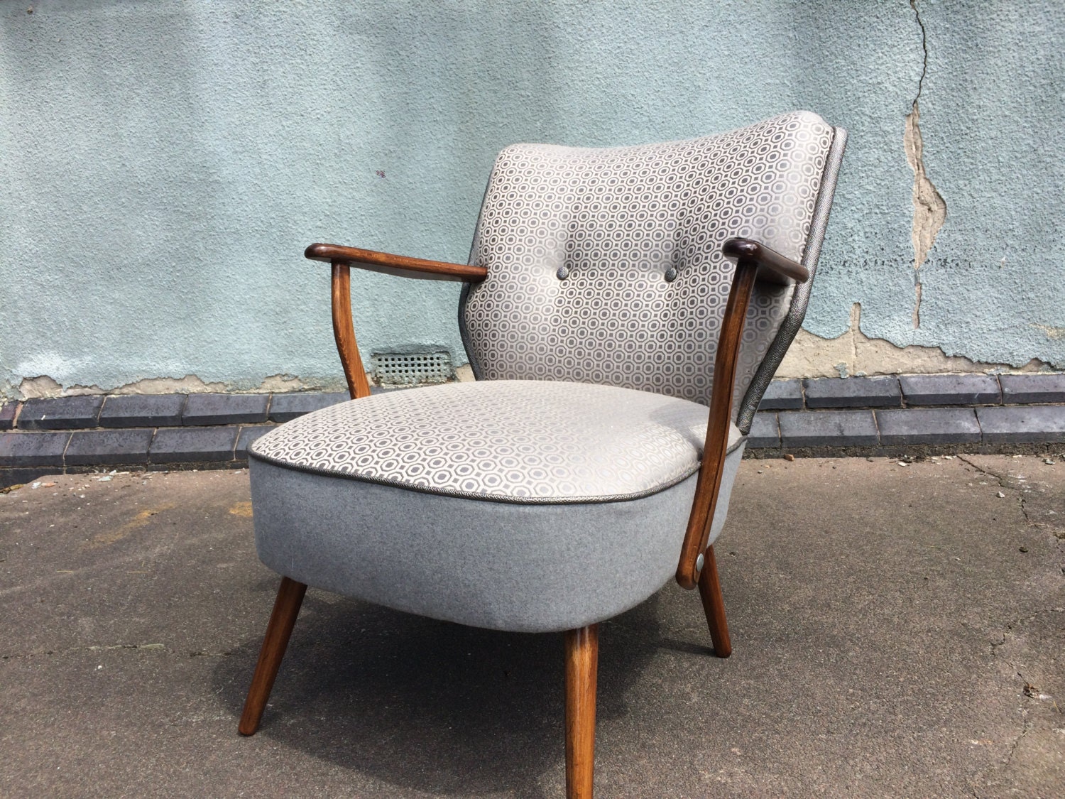 Second hand outlet cocktail chair