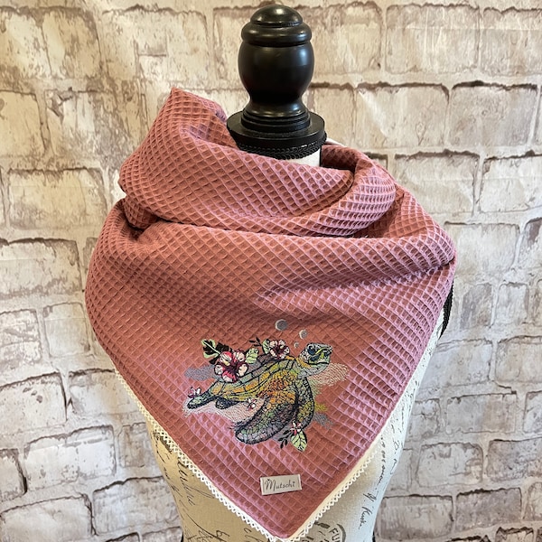 embroidered scarf made of waffle pique in desired color with turtle