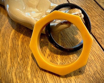 Wide Vintage Carved And Marbled Butterscotch Brown Bakelite Bangle Bracelet Antique Bakelite Bakelite Jewelry Bakelite Bangles