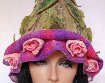 Sombrero de fieltro de lana con forma de flor: Rosas rosas y moradas, arte para vestir