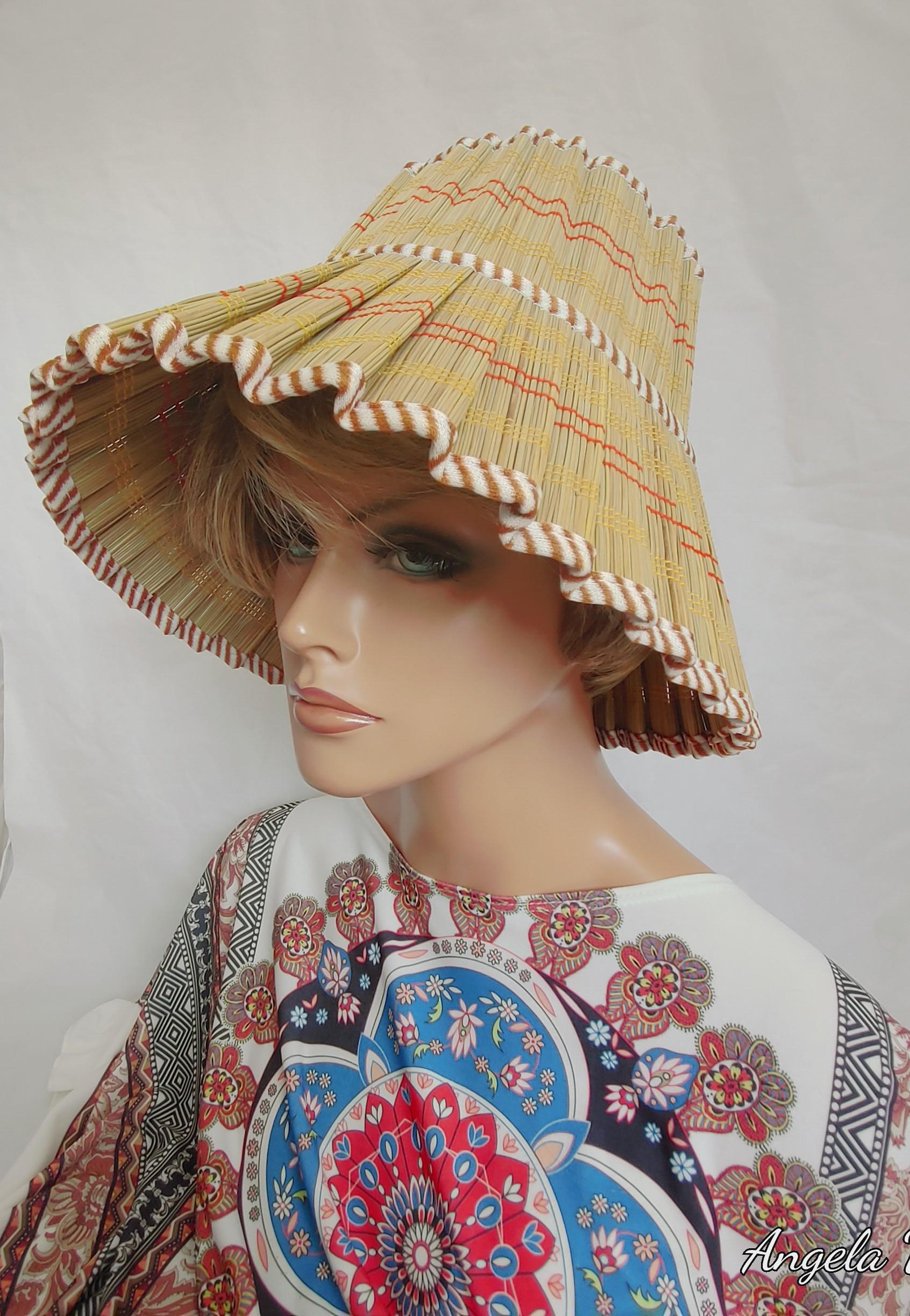 Schiaparelli Hats - Etsy Canada display picture 3
