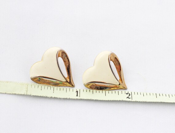 Beige and Gold Tone Enamel Heart Earrings - image 8