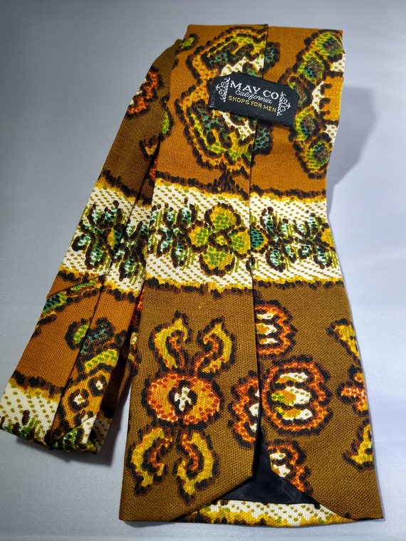 May Co Vintage Rooster Tie, Square bottom. Gem