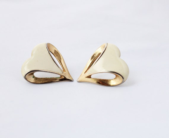 Beige and Gold Tone Enamel Heart Earrings - image 1
