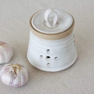 Garlic Keeper, One Of a Kind, Garlic Storage, Farmhouse Garlic Jar, Chef Gift, Handcrafted Ceramics, White Pottery