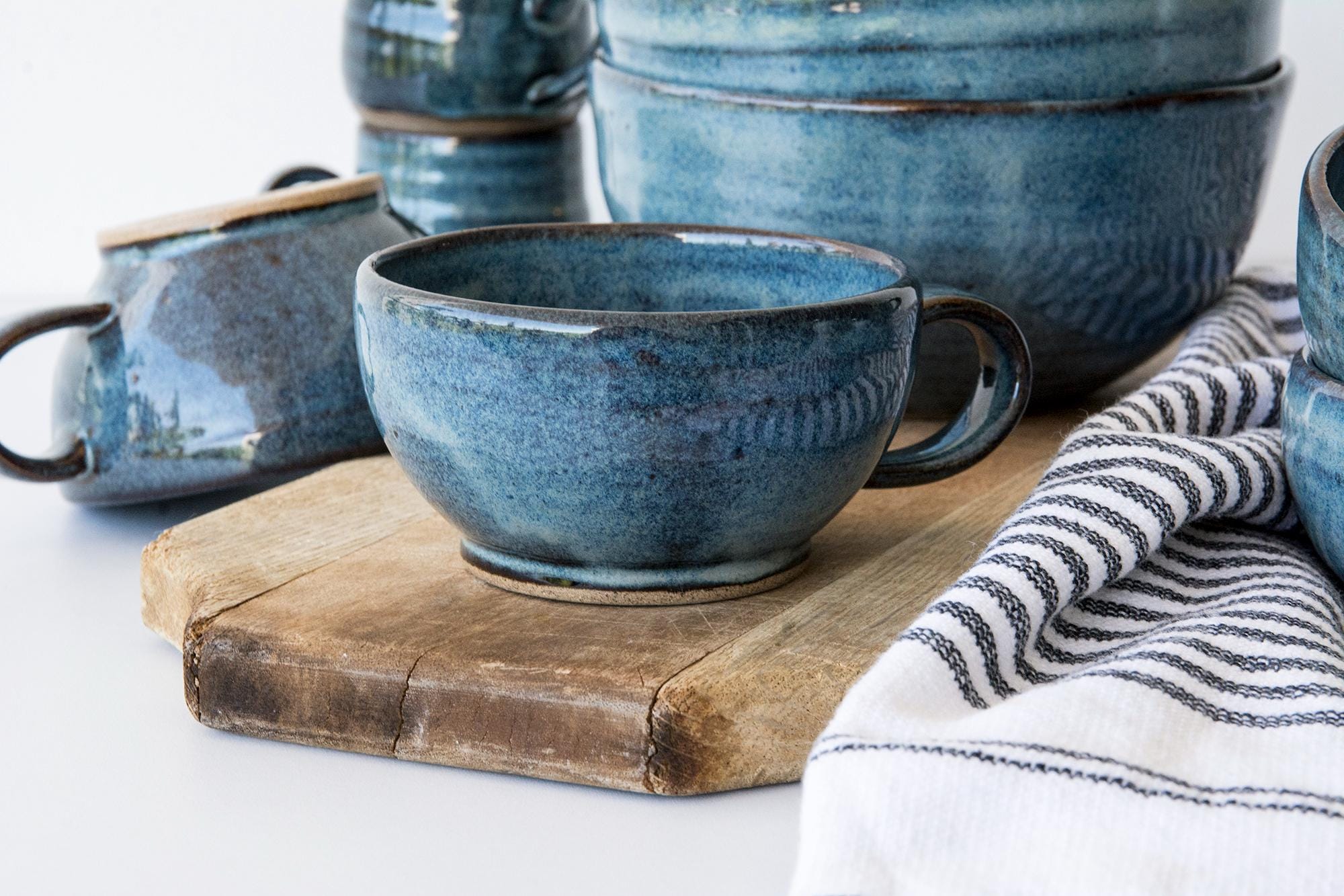 Keramik Cappuccino-Tasse mit Untertasse, blau und weiß