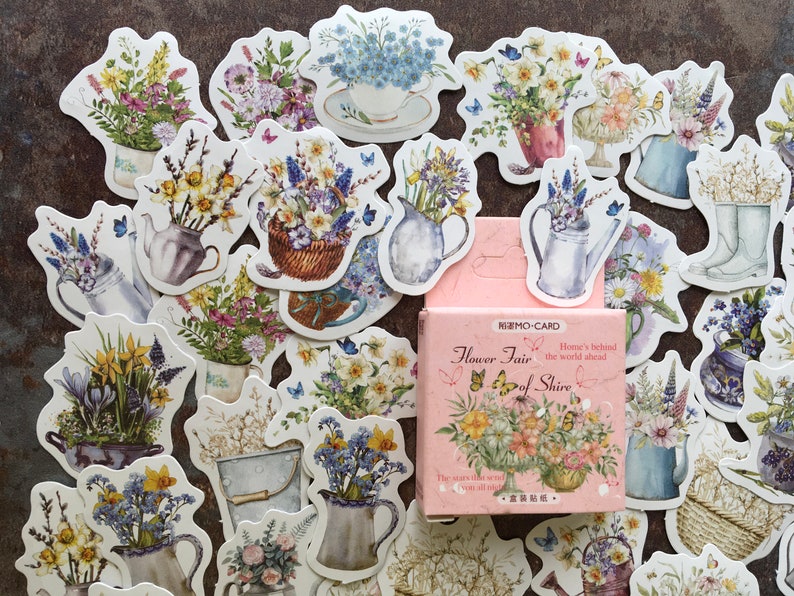 Wild flower displays sticker box, 46pcs of painted floral illustrations to decorate your journal or scrapbook image 2