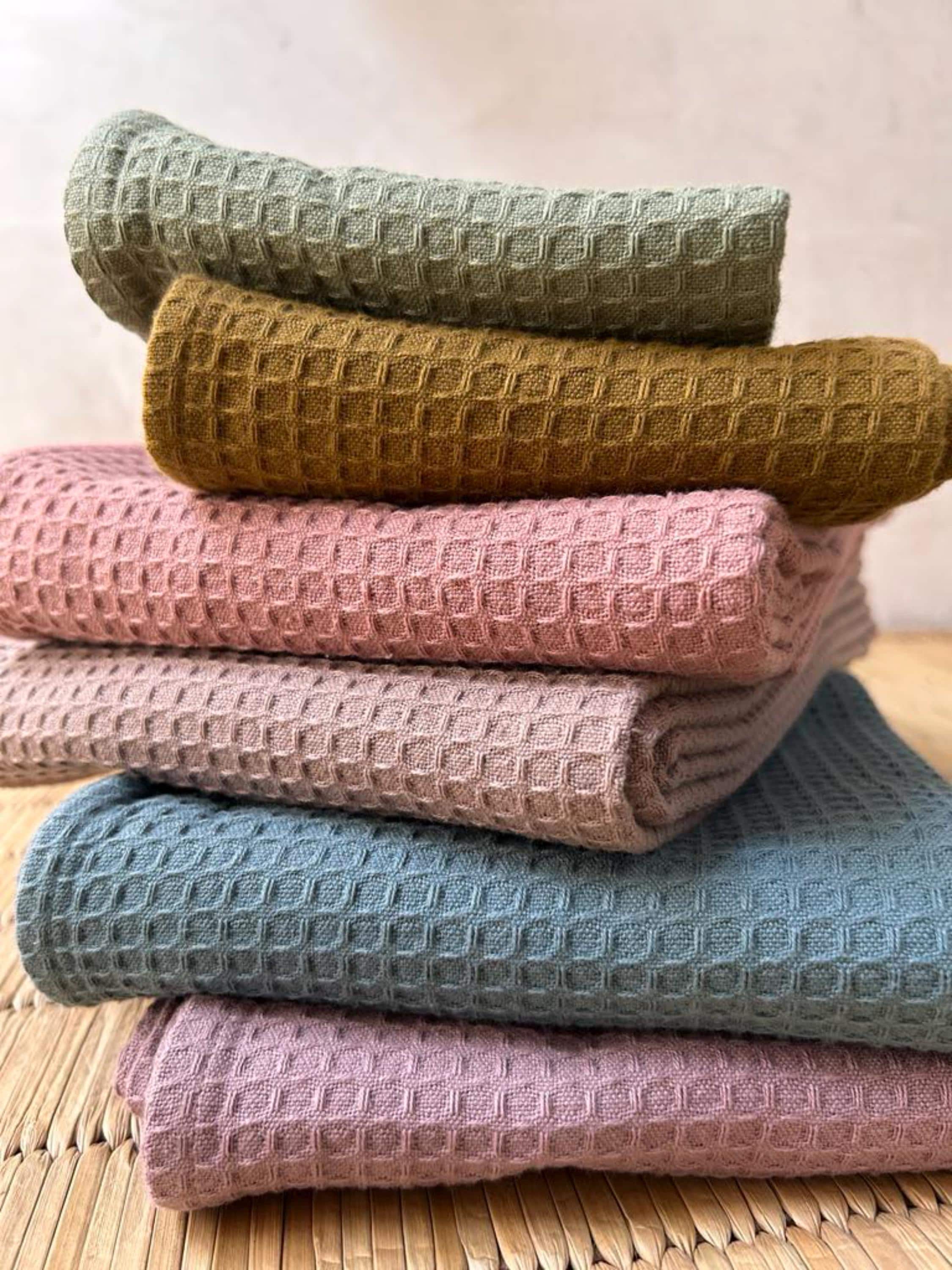 Organic Cotton Waffle Bath Towel: Handwoven Lightweight Absorbent