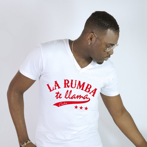 T-shirt Homme "La Rumba te llama" blanc col V. Danse afro-cubaine. Tailles XS au 3XL