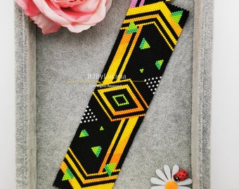 Green Center view Peyote Pattern- Odd Count bracelet pattern | seed bead pattern | peyote beaded pattern | peyotebracelet | braceletpattern