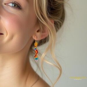 K&ouml;nnte beinhalten: Rustikales Holzschild mit dem wei&szlig;en Schriftzug "Welcome to our home". Das Schild hat eine Used-Optik und ein schlichtes, einladendes Design, ideal f&uuml;r Veranda oder Eingangsbereich.