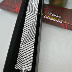 A Game of Black and white lines Peyote Pattern  | seed bead pattern | peyote beaded pattern | peyote bracelet | bracelet pattern