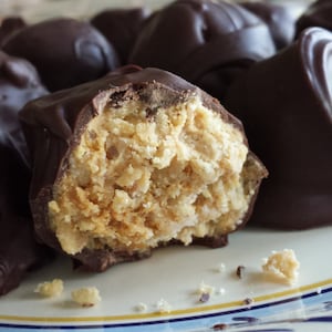 PEANUT BUTTER BALLS 12 crispy, chocolaty peanut butter candies image 1