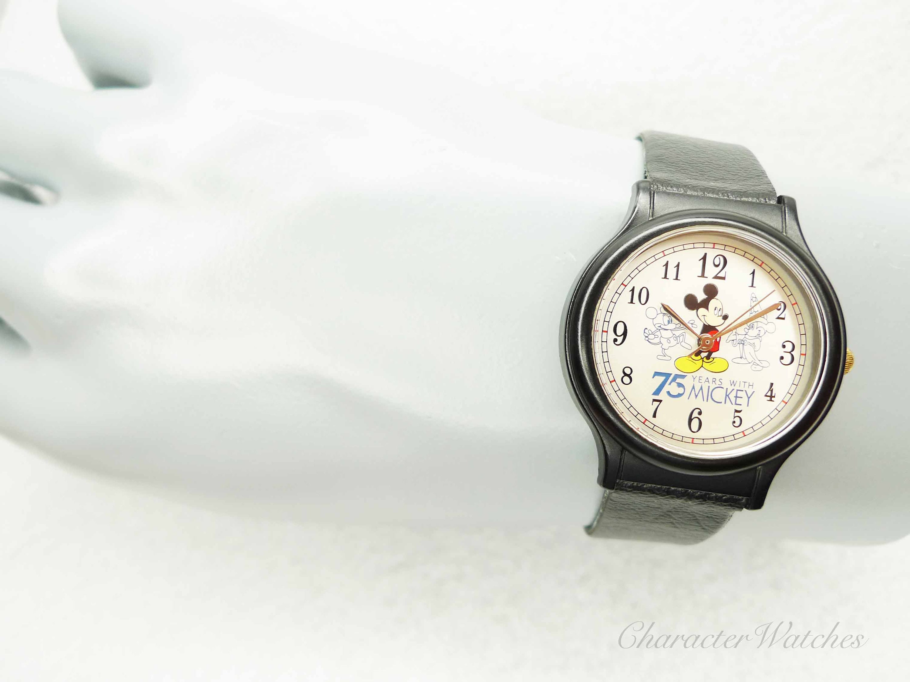Lorus Seiko Mickey Mouse 75 Years V534-6A10 Quartz Watch - Etsy display picture 2