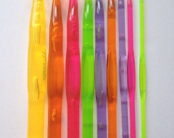Brand New! 9 Acrylic Crochet Hooks Colorful Finish Weave Knitting Crochet Hook Colorful