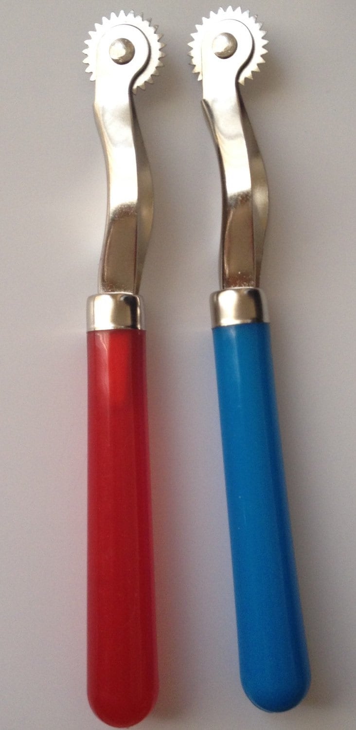 NEW! 2 Pcs Sewing Tracing Wheel Pattern Wooden Serrated Edge Craft Tool ...