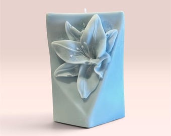Immediate Shipment Light Blue One Large Flower Candle Soy Wax Light Sandalwood and Jasmine scent Handmade Floral Candle