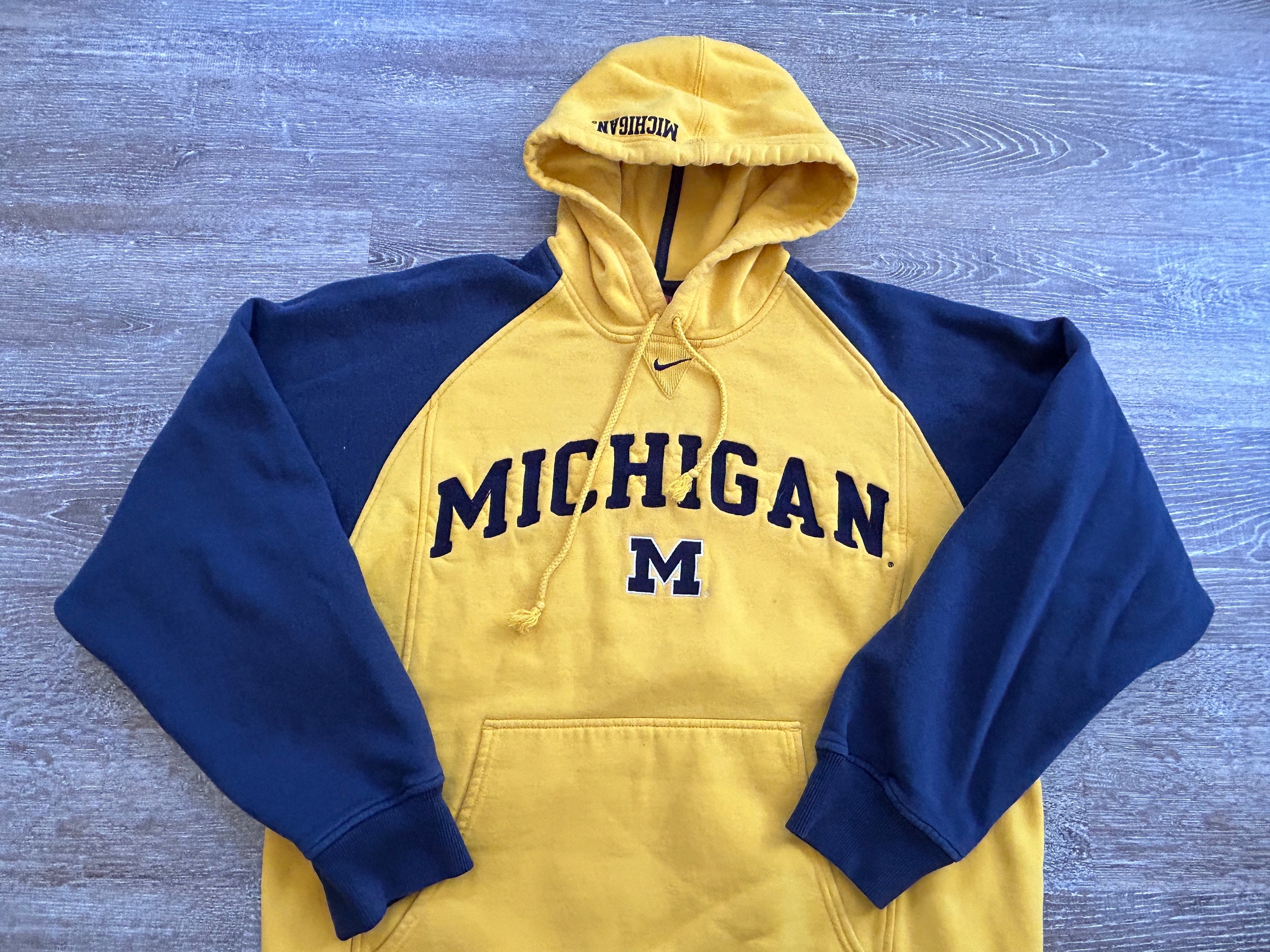 VTG 2000s Michigan Wolverines Embroidered Hoodie Sweatshirt