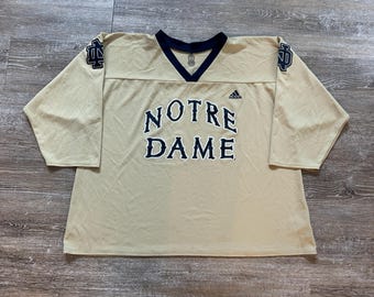 Vtg 2000s Notre Dame Irish Jersey Camisa Hockey Réplica XL Coca-Cola Oro adidas
