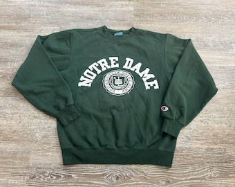 Vtg 2000s Notre Dame Crewneck Sweatshirt Football champion fighting Irish Crest y2k