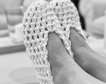 Women’s Crochet Chunky Slippers Pattern, Super Bulky Yarn House Slippers, Cozy Thick Easy Quick Beginner Project, PDF Download