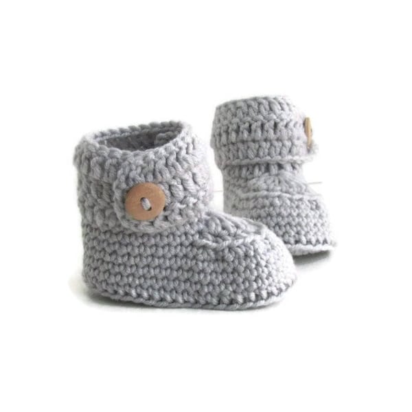 CROCHET PATTERN baby booties ⨯ shoes boots ⨯ gender neutral ⨯ sport weight yarn ⨯ PDF download ⨯ Button Cuff Baby Booties by Warm and Woolly