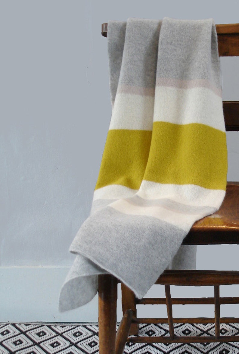 Throw Blanket Knitted in Lambswool Yellow / Grey / Gray / White / Pale