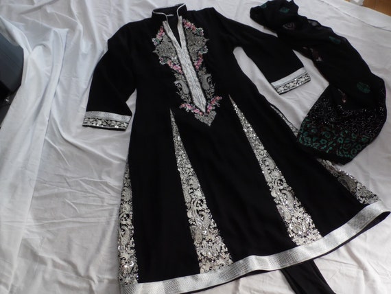 long frock hand design