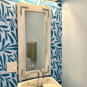LIGHT WHITEWASH Farmhouse Mirror, Mirrors, Bathroom Mirror, Large Mirror, Wall Mirror, Vanity Mirror, Wood Mirror, Mirror, Rustic White Wood immagine 13