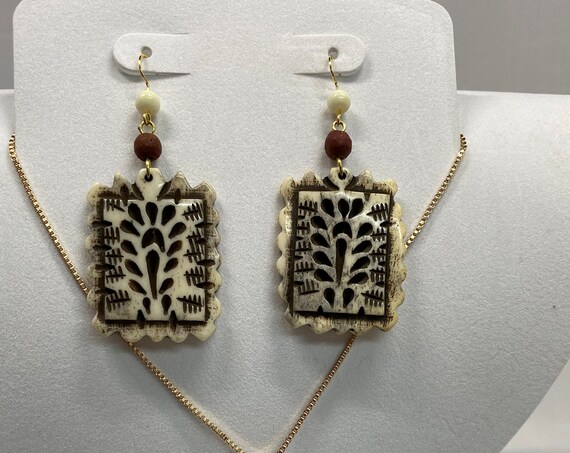 21" bone pendant and earrings set