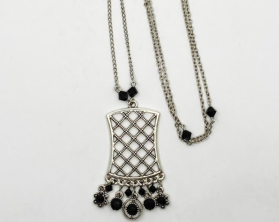 34" black and silver pendant necklace