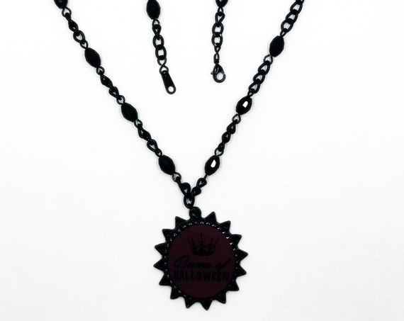 23" Queen of Halloween pendant necklace