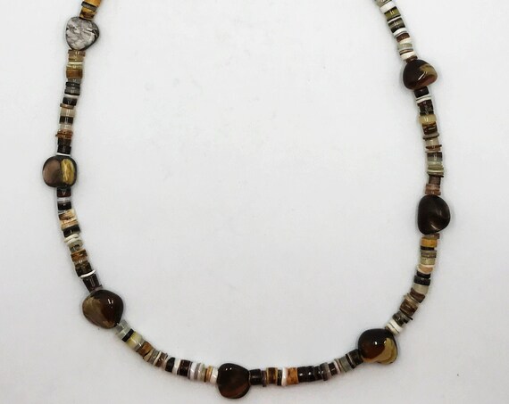 20" vintage shells necklace