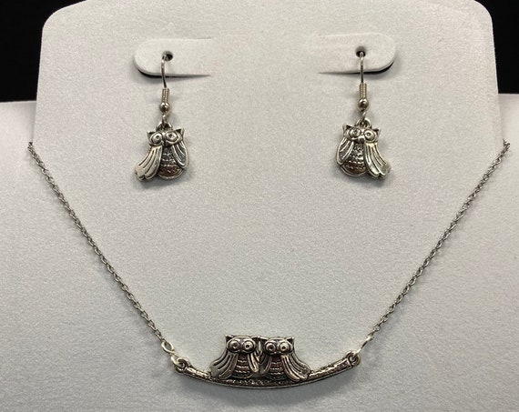 18" owls necklace and earring set