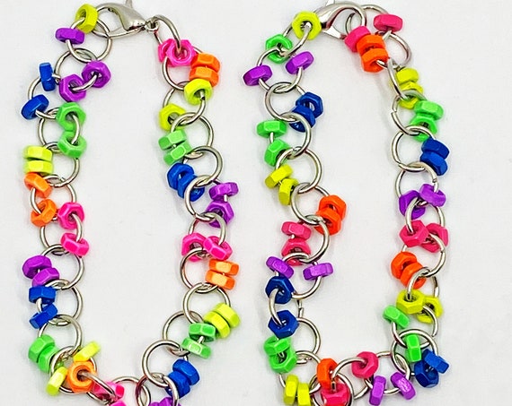 7.5" neon nut bracelet