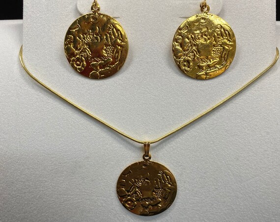 24" gold hammered disc pendant and earring set