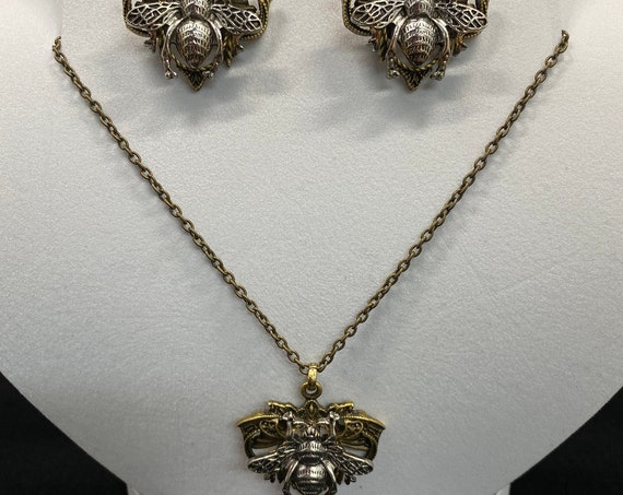 18" steampunk bee necklace and earring set