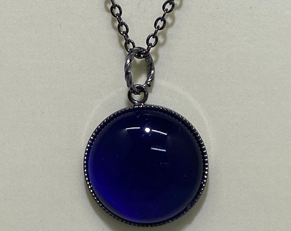 18"blue cat's eye pendant