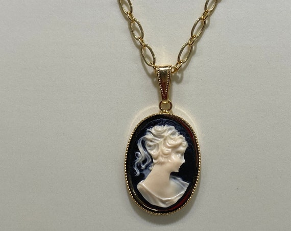 20" cameo pendant necklace