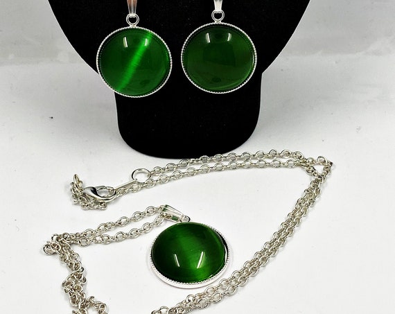 22" green cat's eye necklace earring set