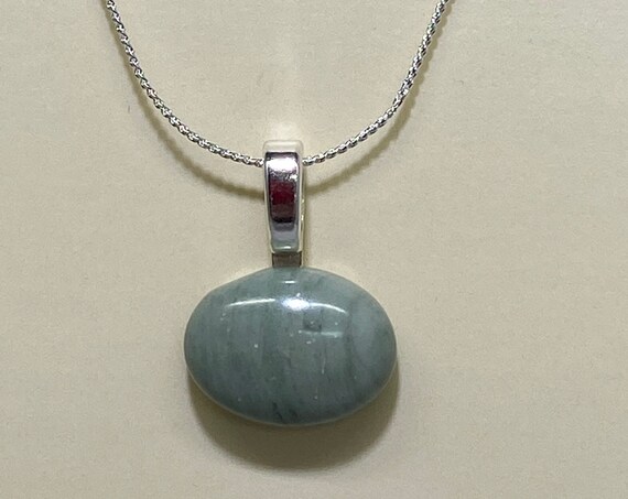 18" green aventurine pendant
